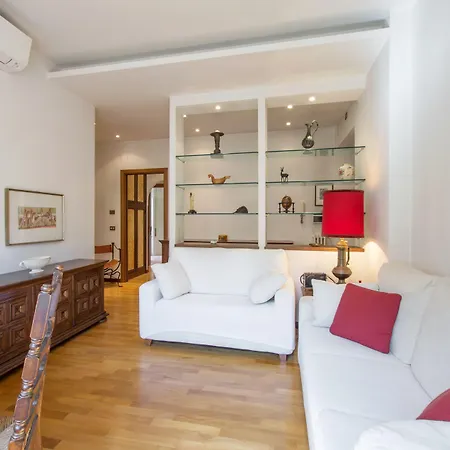 Monginevra Old Fashioned House Apartment