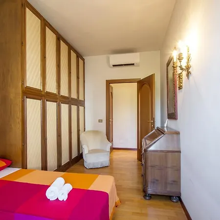 Appartement Monginevra Old Fashioned House